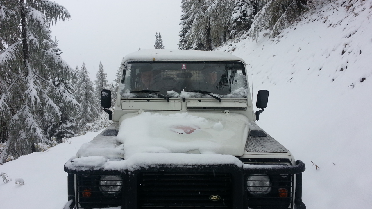 Zoom-In Die zwei im Jeep!